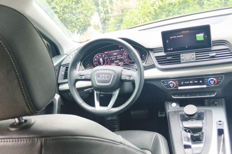 Used Audi Q5L 2020 Updated 40 TFSI Prestige Fashion Edition Steering Wheel
