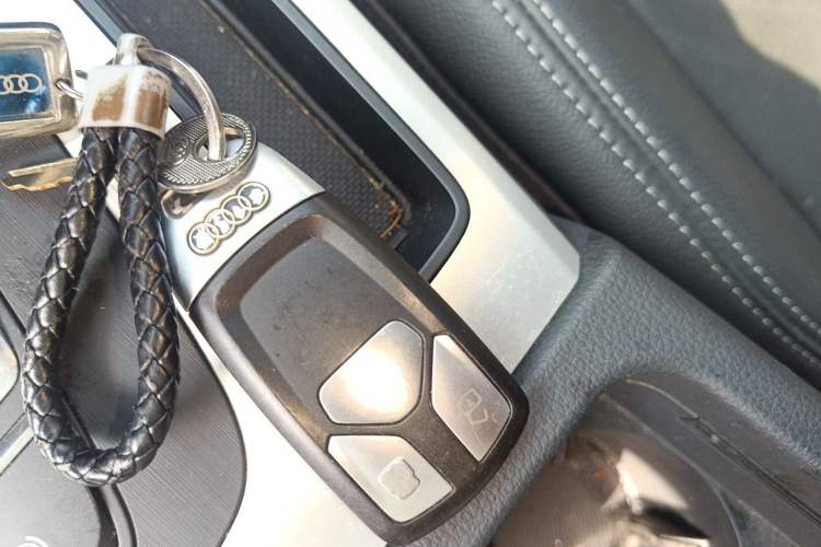Used Audi Q5L 2020 Updated 40 TFSI Prestige Fashion Edition Vehicle Key