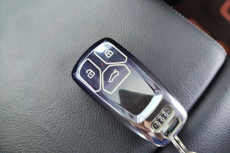 Used Audi Q5L 2020 Updated 40 TFSI Prestige Fashion Edition Vehicle Key