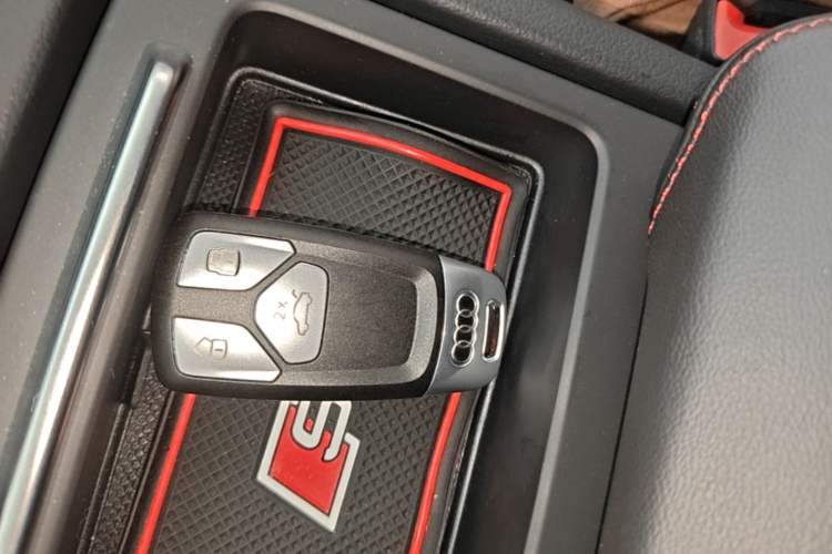 Used Audi Q5L 2020 45 TFSI Prestige Sport Edition Vehicle Key