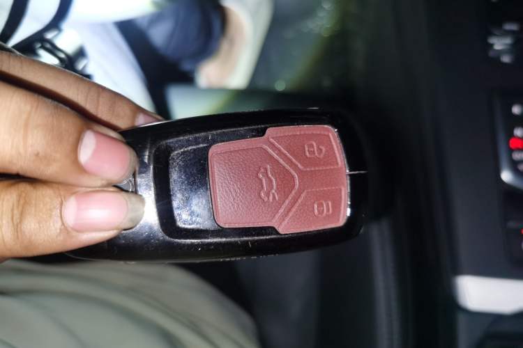 Used Audi Q5L 2020 Updated 40 TFSI Prestige Fashion Edition Vehicle Key