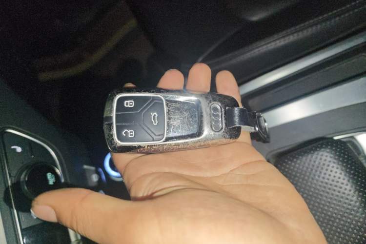 Used Audi Q5L 2020 Updated 40 TFSI Prestige Fashion Edition Vehicle Key