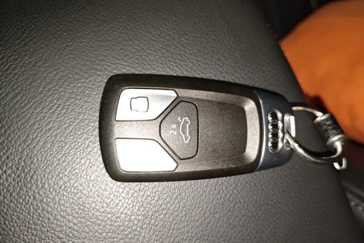 Used Audi Q5L 2020 45 TFSI Prestige Fashion Model Vehicle Key