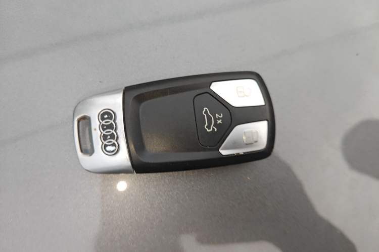Used Audi Q5L 2020 45 TFSI Prestige Fashion Model Vehicle Key