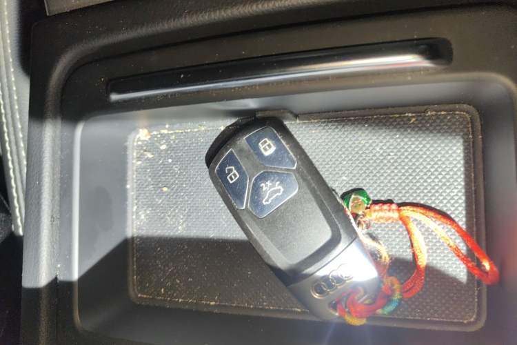 Used Audi Q5L 2020 Updated 40 TFSI Prestige Fashion Edition Vehicle Key