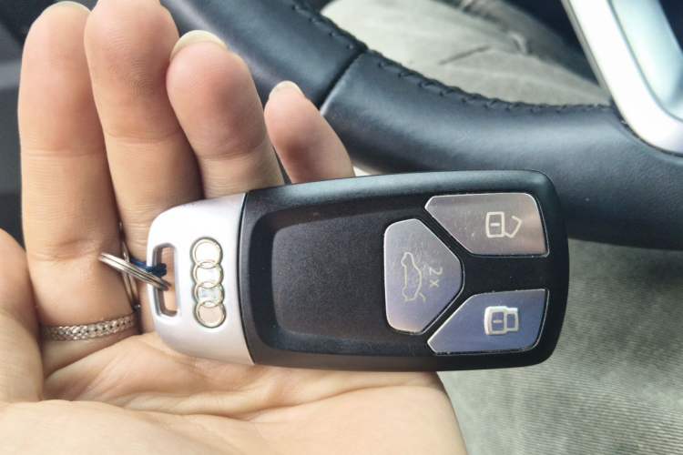 Used Audi Q5L 2020 Updated 40 TFSI Prestige Fashion Edition Vehicle Key