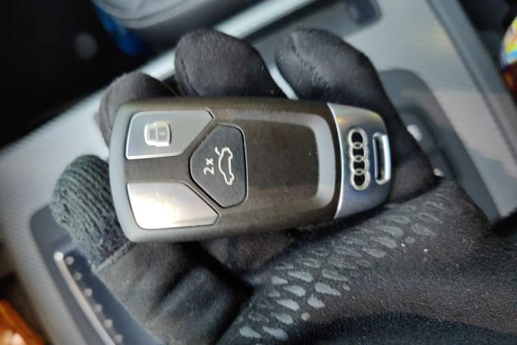 Used Audi Q5L 2020 45 TFSI Prestige Sport Edition Vehicle Key