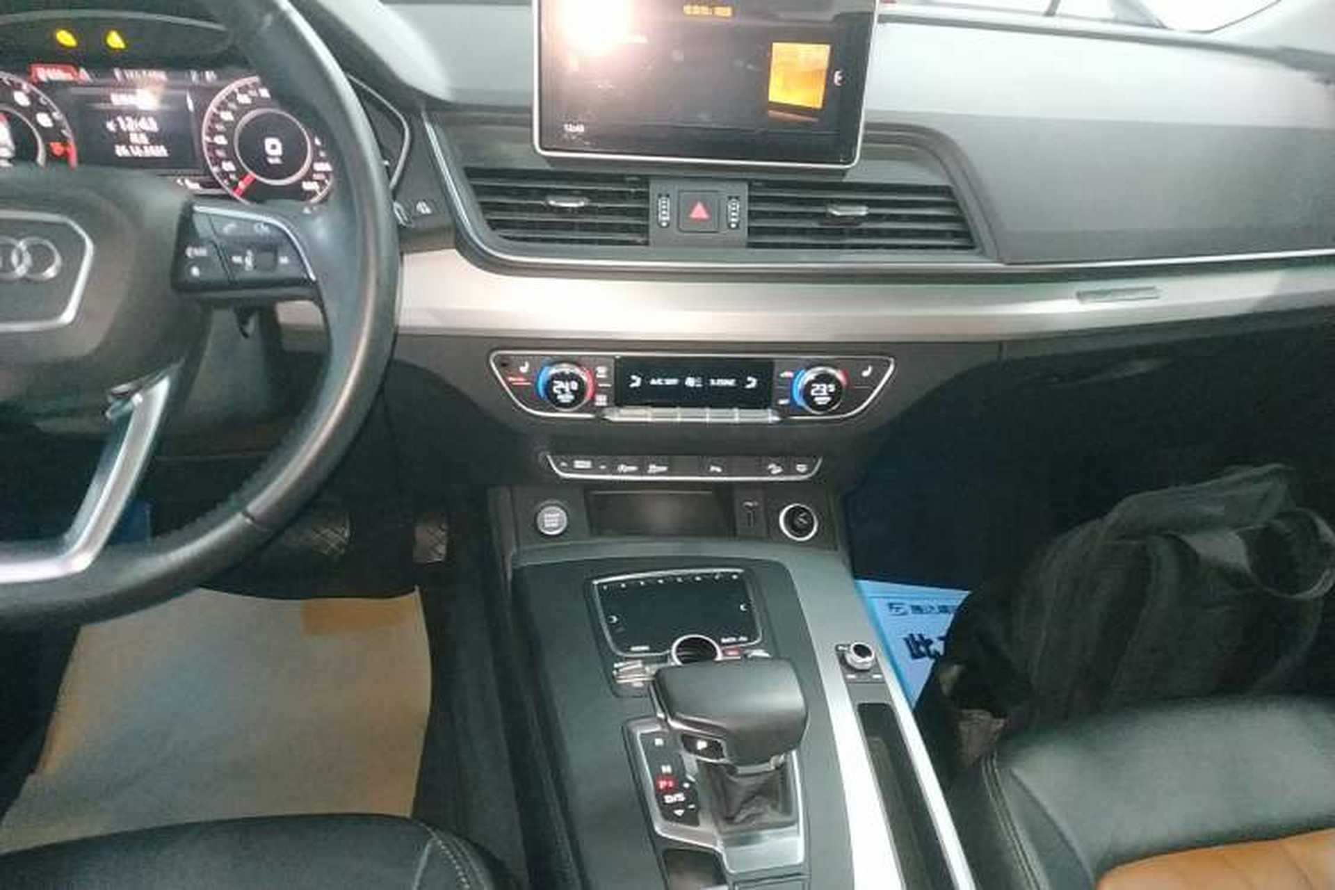 Used Audi Q5L 2020 Updated 40 TFSI Prestige Fashion Edition Audio And AC Panel
