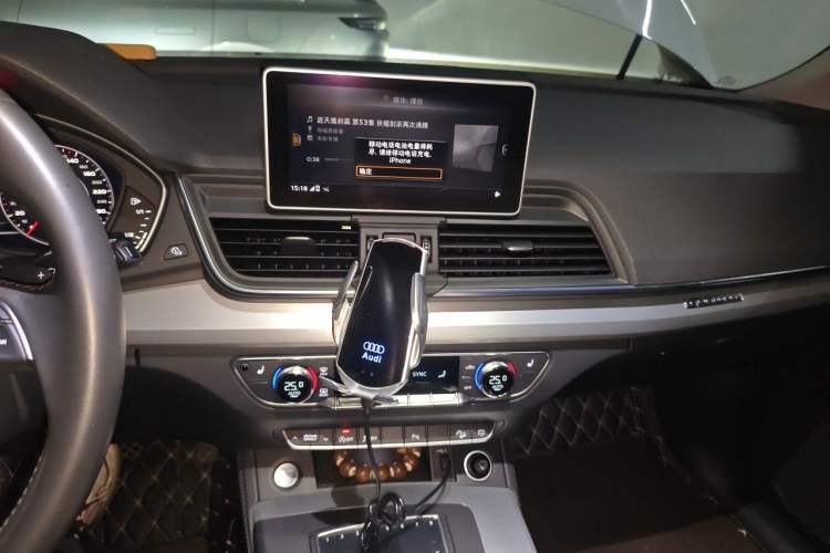 Used Audi Q5L 2020 Updated 40 TFSI Prestige Fashion Edition Audio And AC Panel