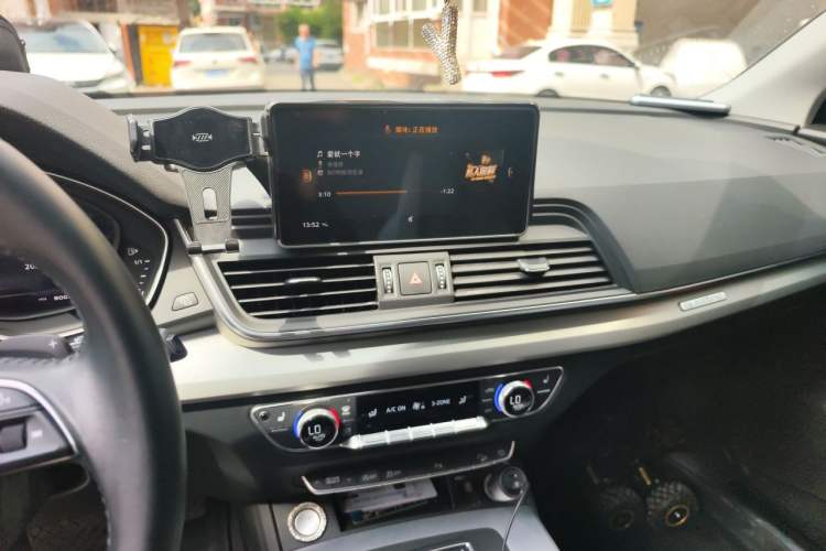 Used Audi Q5L 2020 40 TFSI Prestige Fashion Edition Audio And AC Panel