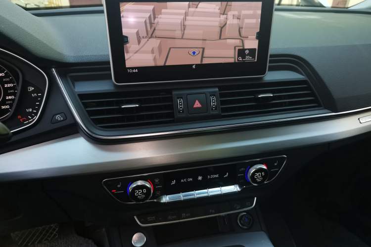Used Audi Q5L 2020 40 TFSI Prestige Fashion Edition Audio And AC Panel