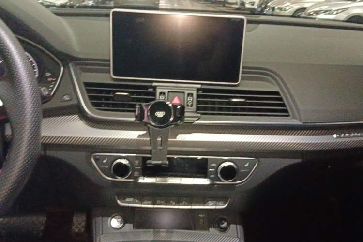 Used Audi Q5L 2020 45 TFSI Prestige Sport Edition Audio And AC Panel