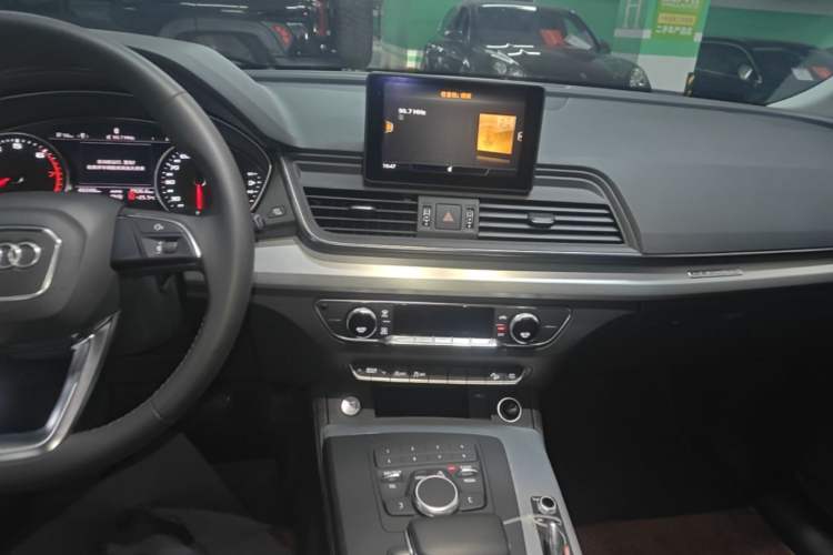 Used Audi Q5L 2020 40 TFSI Prestige Edition Audio And AC Panel