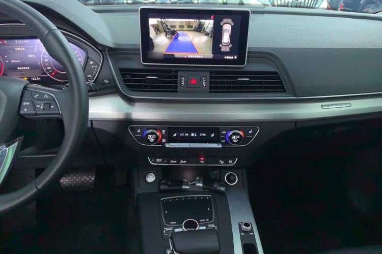 Used Audi Q5L 2020 Updated 40 TFSI Prestige Fashion Edition Audio And AC Panel
