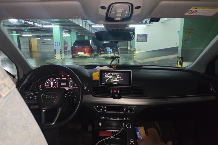 Used Audi Q5L 2020 Updated 40 TFSI Prestige Fashion Edition Center Console