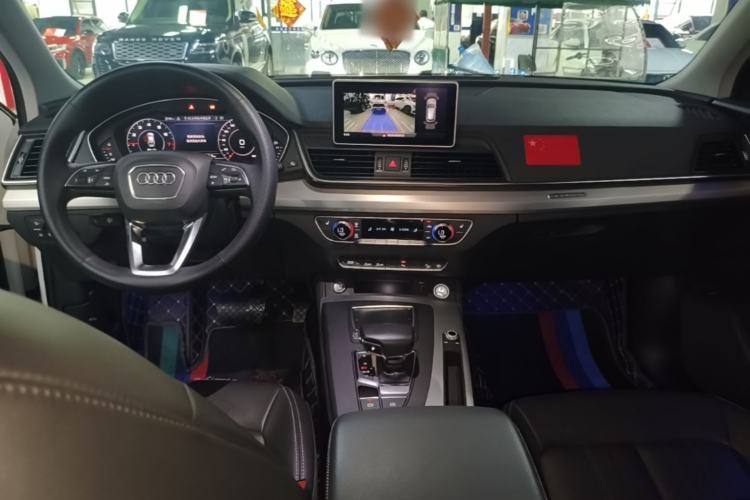 Used Audi Q5L 2020 Updated 40 TFSI Prestige Fashion Edition Center Console