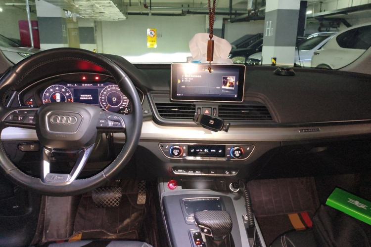 Used Audi Q5L 2020 40 TFSI Prestige Fashion Edition Center Console