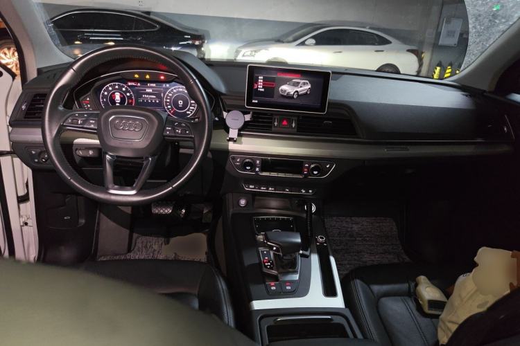Used Audi Q5L 2020 40 TFSI Prestige Fashion Edition Center Console