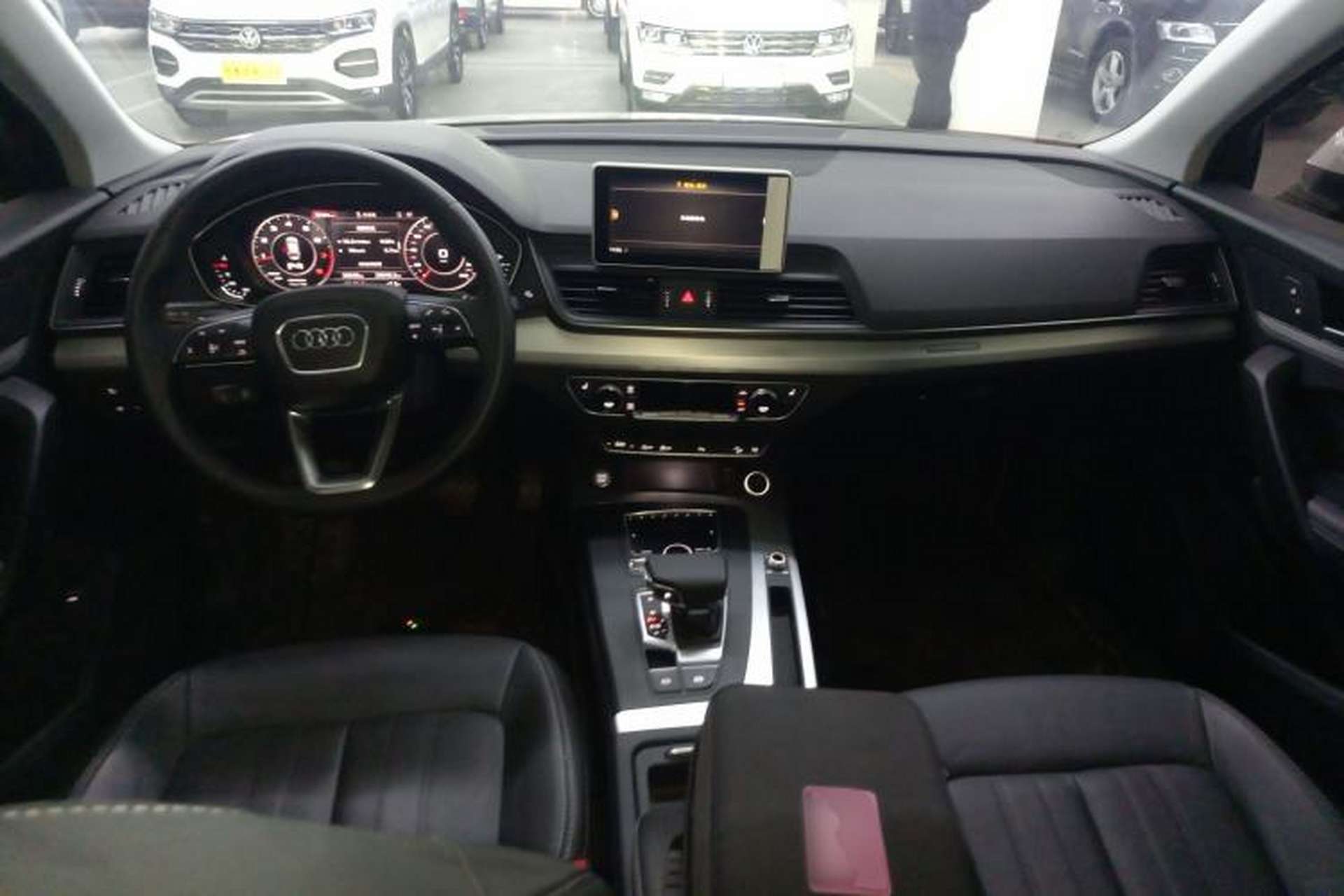 Used Audi Q5L 2020 Updated 40 TFSI Prestige Fashion Edition Center Console