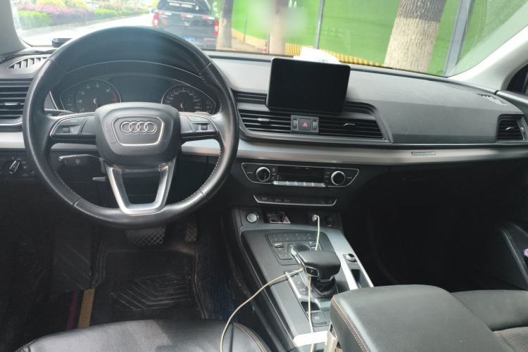 Used Audi Q5L 2020 Revised 40 TFSI Prestige Edition Center Console