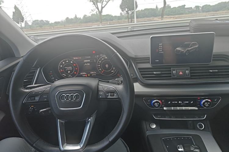 Used Audi Q5L 2020 40 TFSI Prestige Fashion Edition Center Console