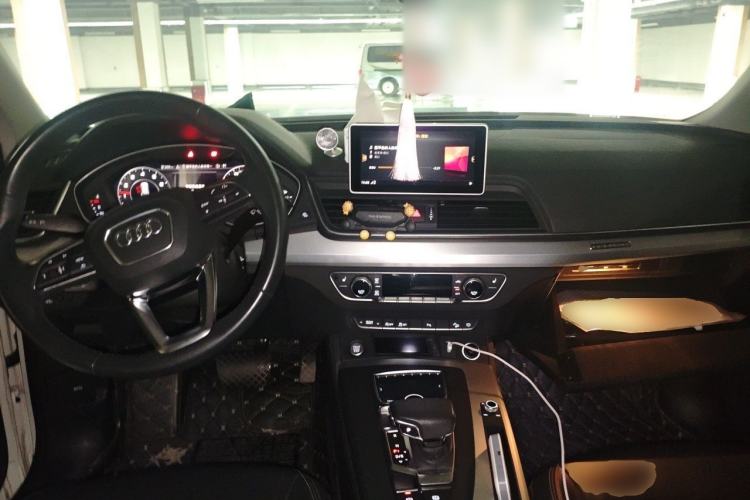 Used Audi Q5L 2020 40 TFSI Prestige Fashion Edition Center Console