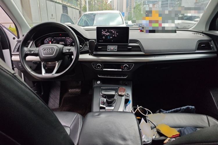 Used Audi Q5L 2020 Updated 40 TFSI Prestige Fashion Edition Center Console