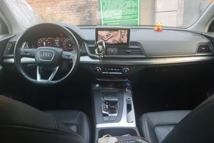 Used Audi Q5L 2020 Updated 40 TFSI Prestige Fashion Edition Center Console