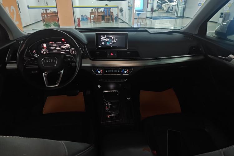 Used Audi Q5L 2020 Updated 40 TFSI Prestige Fashion Edition Center Console