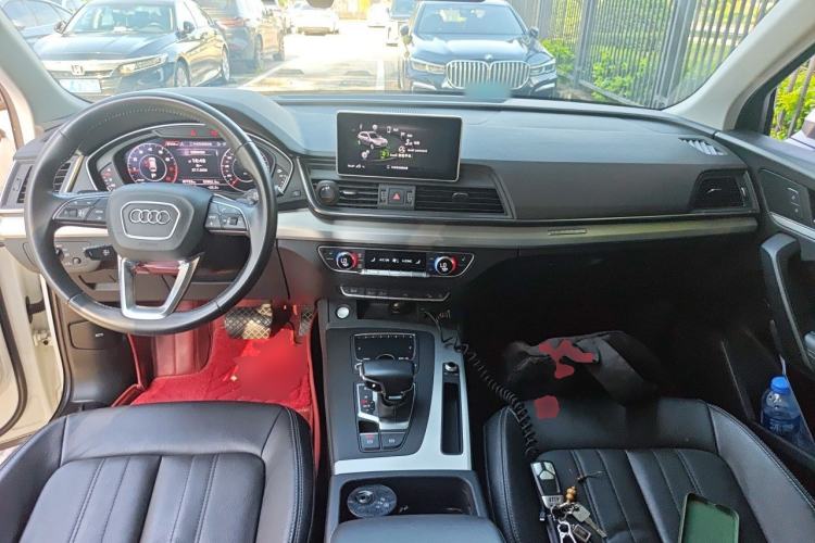 Used Audi Q5L 2020 Updated 40 TFSI Prestige Fashion Edition Center Console