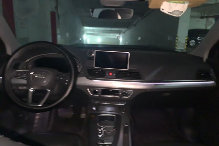 Used Audi Q5L 2020 Updated 40 TFSI Prestige Fashion Edition Center Console
