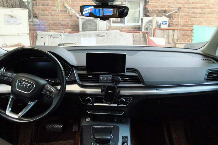 Used Audi Q5L 2020 Updated 40 TFSI Prestige Fashion Edition Center Console