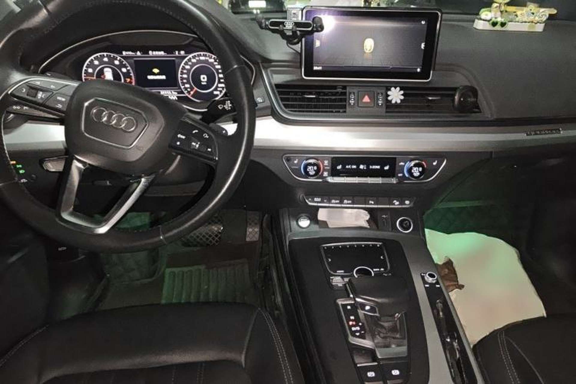 Used Audi Q5L 2020 40 TFSI Prestige Fashion Edition Center Console