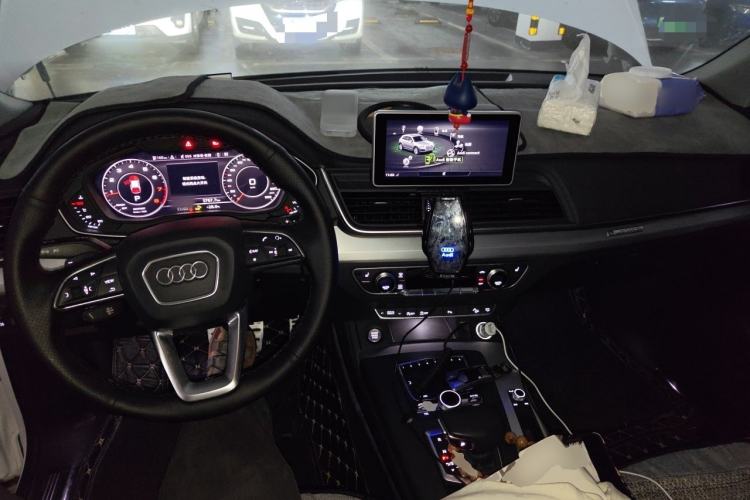 Used Audi Q5L 2020 40 TFSI Prestige Fashion Edition Center Console
