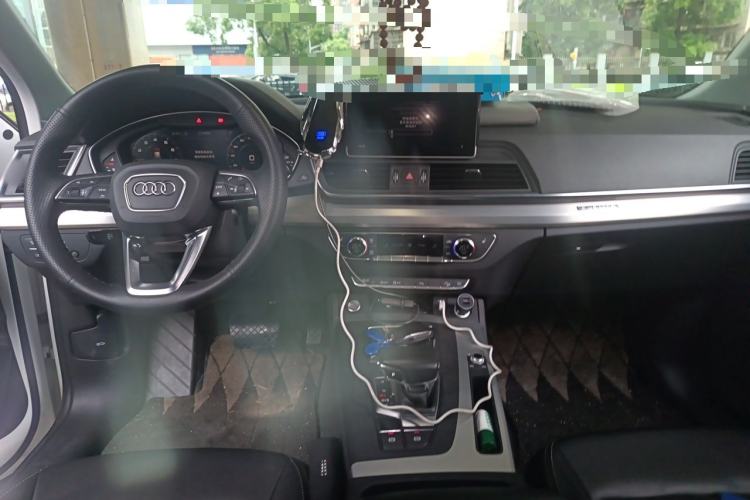 Used Audi Q5L 2020 Updated 40 TFSI Prestige Fashion Edition Center Console