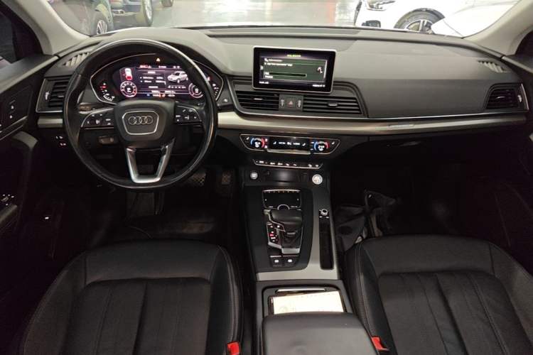 Used Audi Q5L 2020 45 TFSI Prestige Fashion Model Center Console