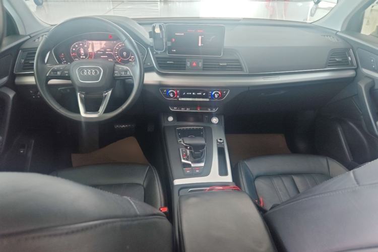 Used Audi Q5L 2020 Updated 40 TFSI Prestige Fashion Edition Center Console