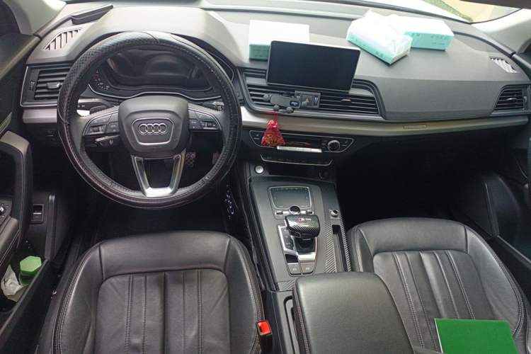 Used Audi Q5L 2020 Updated 40 TFSI Prestige Fashion Edition Center Console