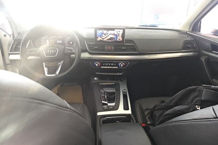 Used Audi Q5L 2020 Updated 40 TFSI Prestige Fashion Edition Center Console