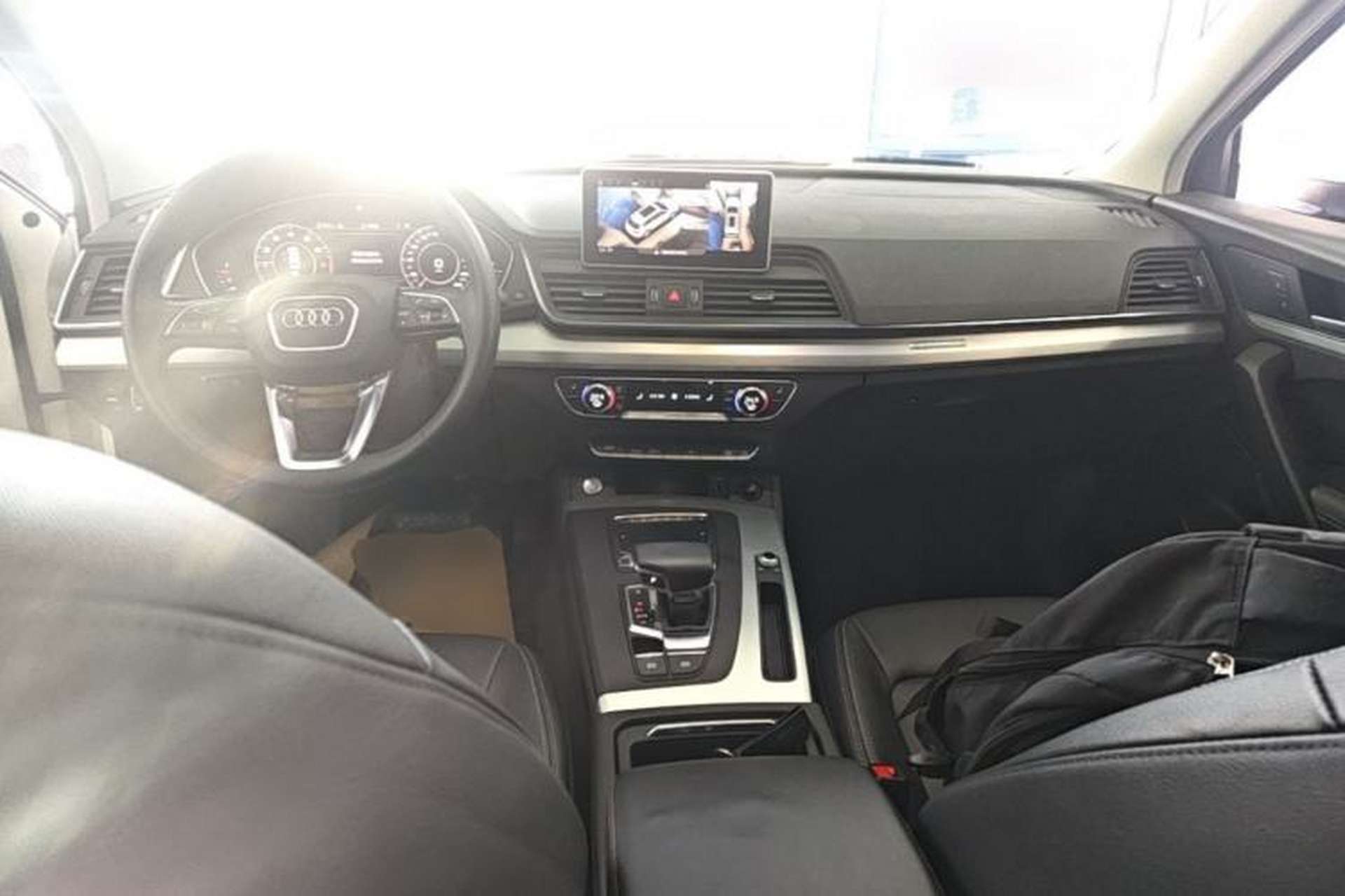 Used Audi Q5L 2020 Updated 40 TFSI Prestige Fashion Edition Center Console