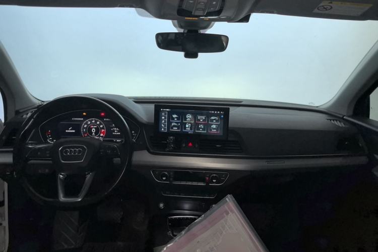 Used Audi Q5L 2020 Updated 40 TFSI Prestige Fashion Edition Center Console
