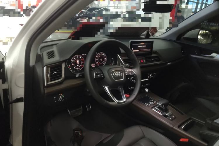 Used Audi Q5L 2020 40 TFSI Prestige Fashion Edition Center Console