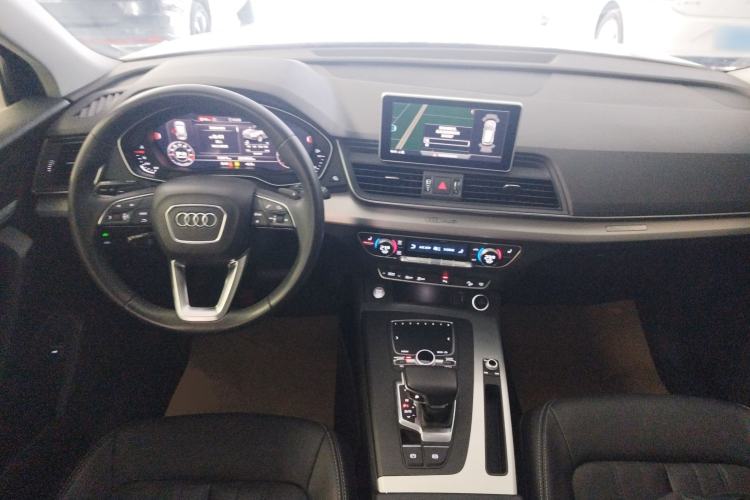 Used Audi Q5L 2020 Updated 40 TFSI Prestige Fashion Edition Center Console