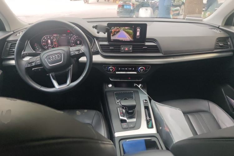 Used Audi Q5L 2020 Updated 40 TFSI Prestige Fashion Edition Center Console