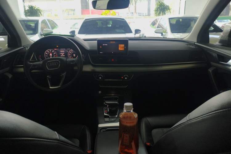 Used Audi Q5L 2020 Updated 40 TFSI Prestige Fashion Edition Center Console