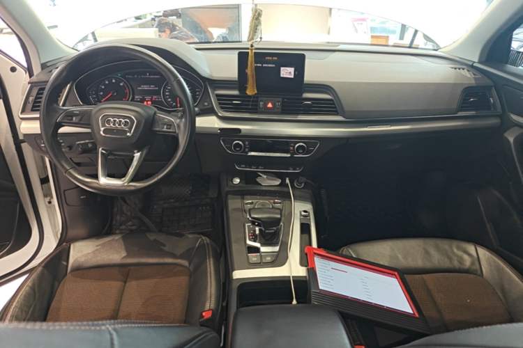 Used Audi Q5L 2020 40 TFSI Prestige Edition Center Console