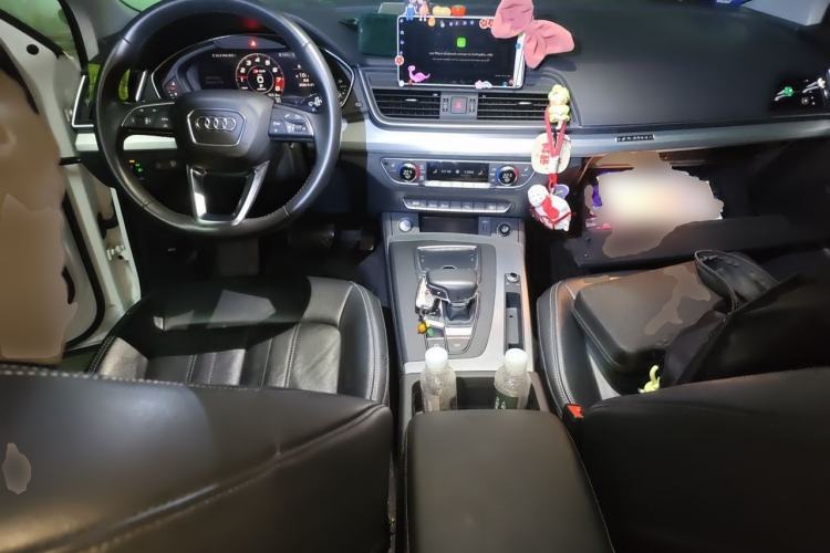 Used Audi Q5L 2020 Updated 40 TFSI Prestige Fashion Edition Center Console