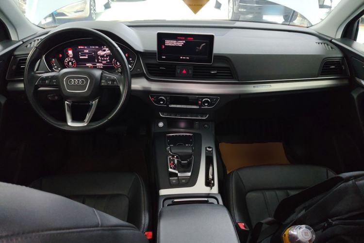 Used Audi Q5L 2020 Updated 40 TFSI Prestige Fashion Edition Center Console