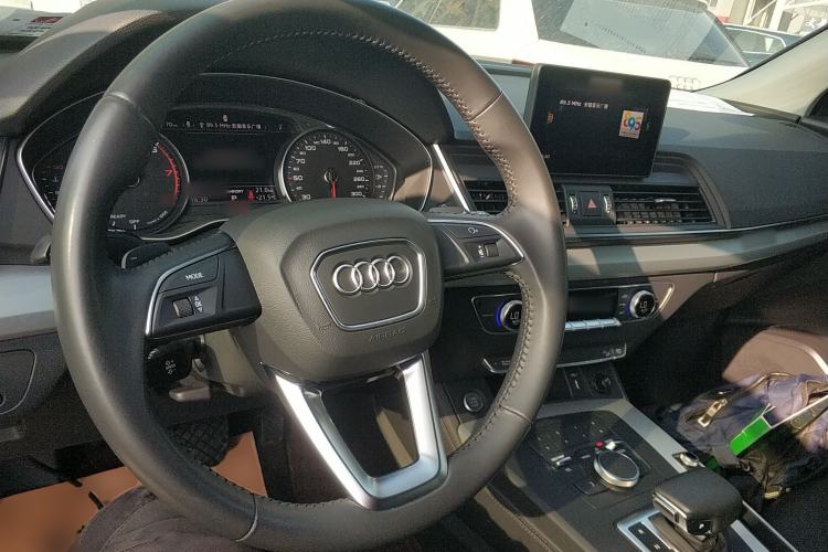 Used Audi Q5L 2020 Revised 40 TFSI Prestige Edition Center Console