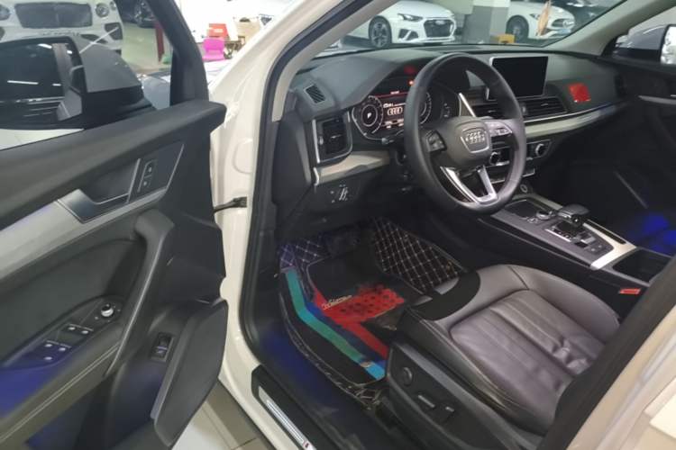 Used Audi Q5L 2020 Updated 40 TFSI Prestige Fashion Edition Driver Seat